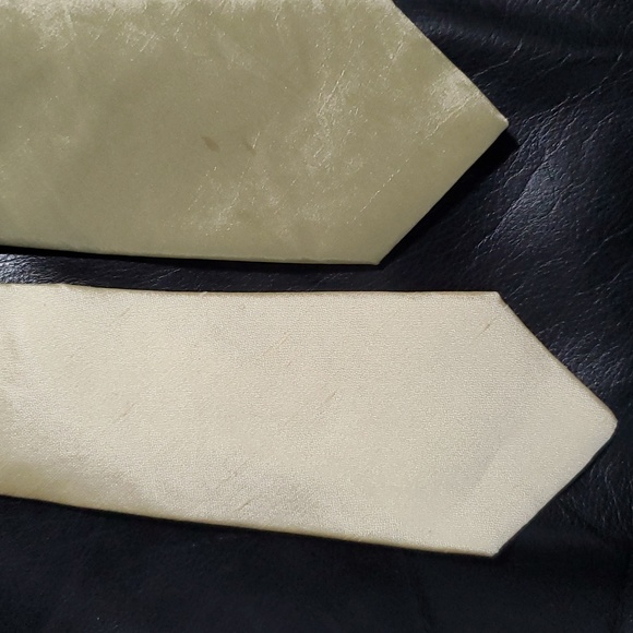 2 Men's Silk Ties - Picture 2 of 5